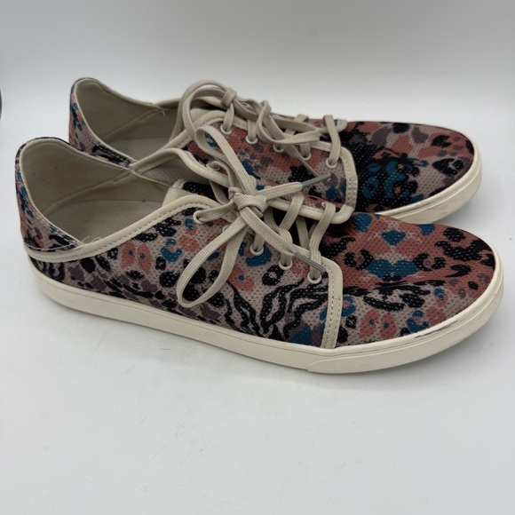 Olukai Pehuea Li Women's Size 12 Camo Mesh Casual Shoes Sneakers Lace Up - Picture 3 of 6